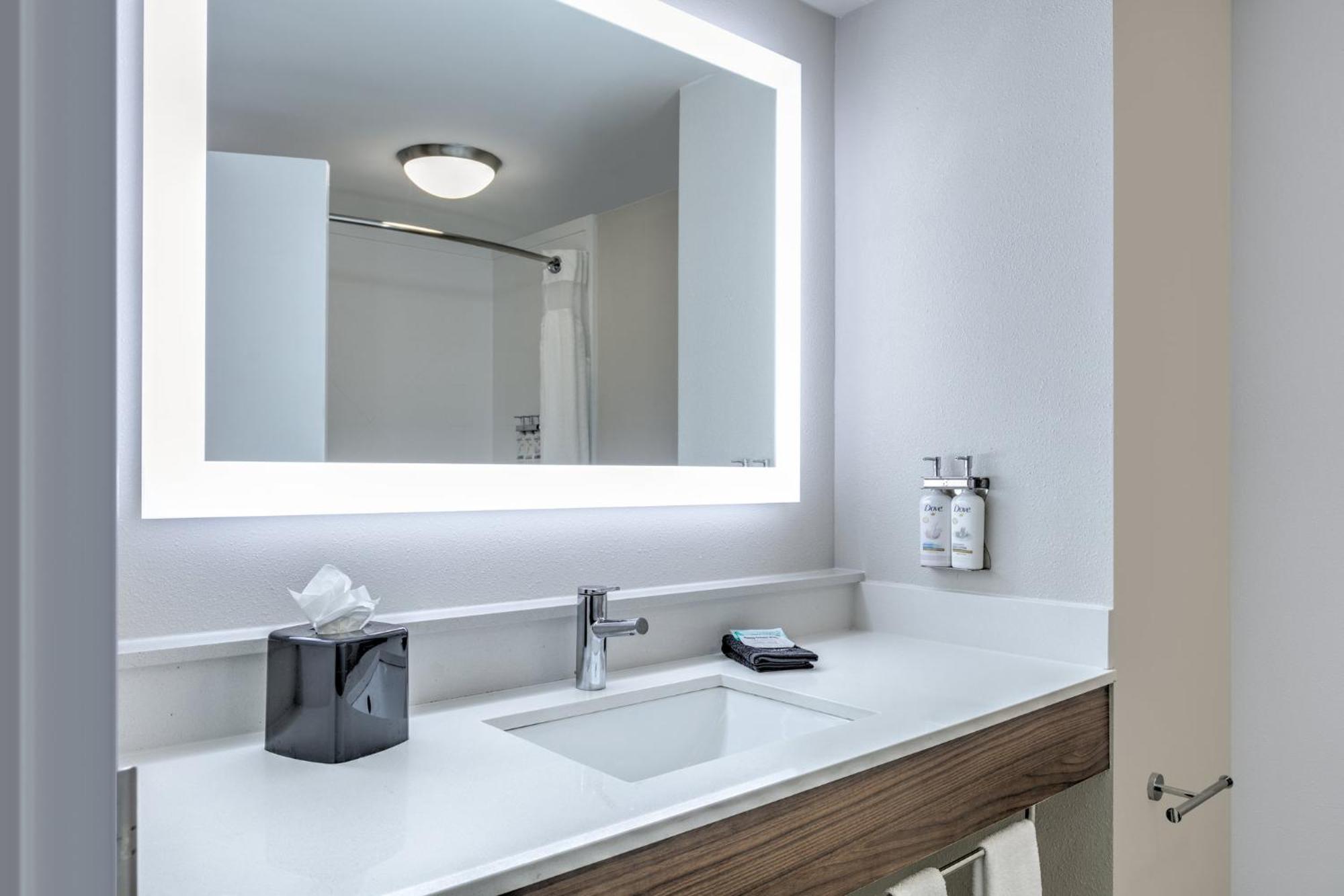 Holiday Inn Express Hotel & Suites Clute-Lake Jackson By Ihg Zewnętrze zdjęcie