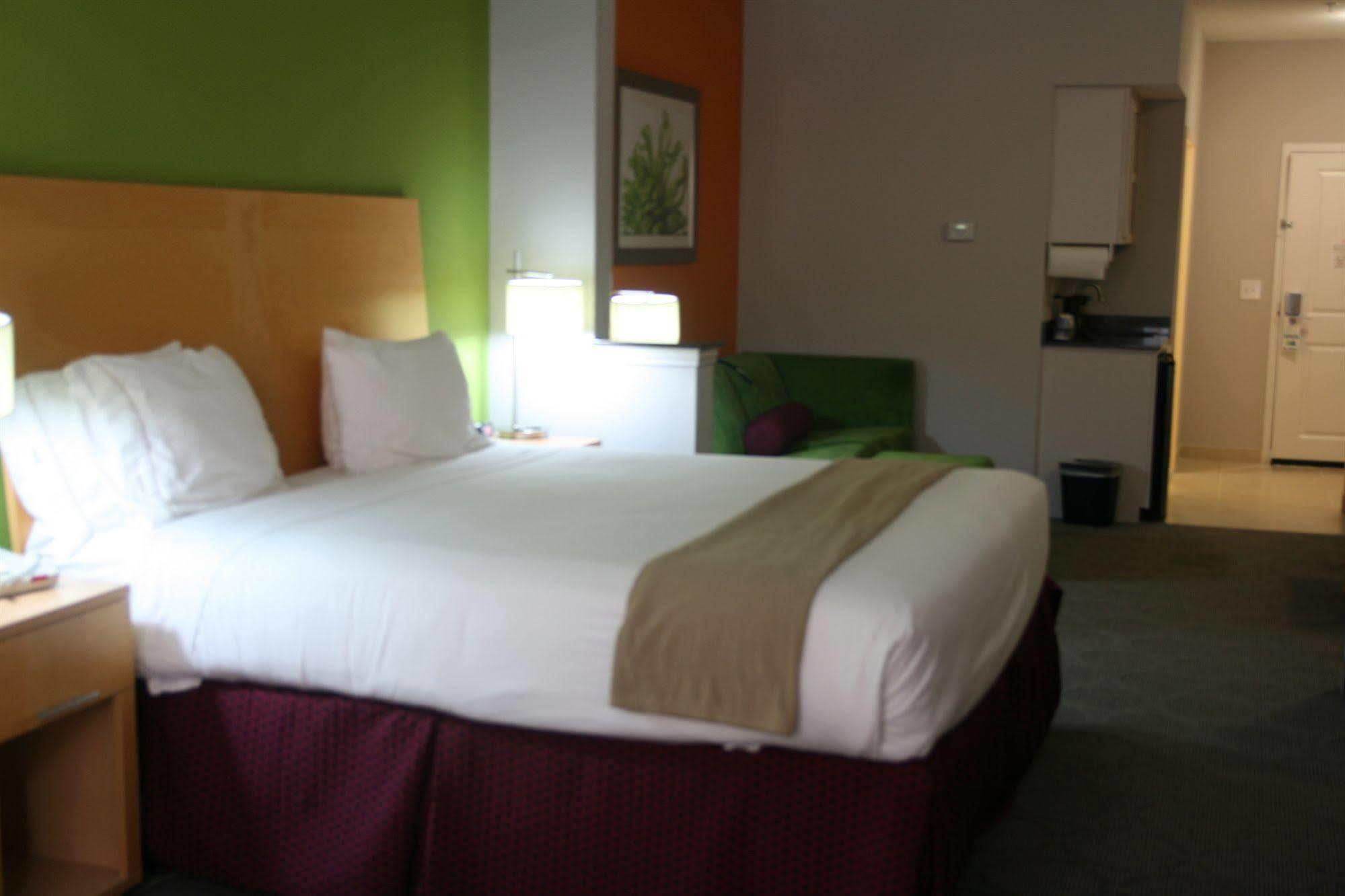 Holiday Inn Express Hotel & Suites Clute-Lake Jackson By Ihg Zewnętrze zdjęcie